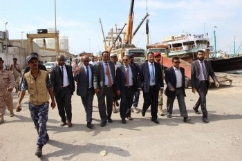 Minister of Transport visit port of Mukalla and chaired an expanded meeting